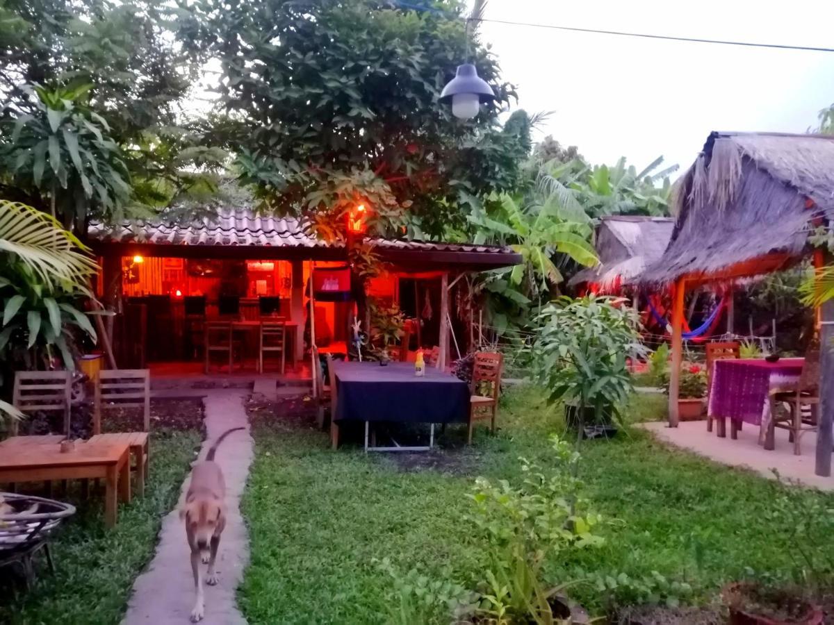 Tortuga Guesthouse 贡布 外观 照片