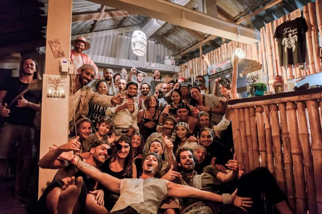 Tortuga Guesthouse 贡布 外观 照片