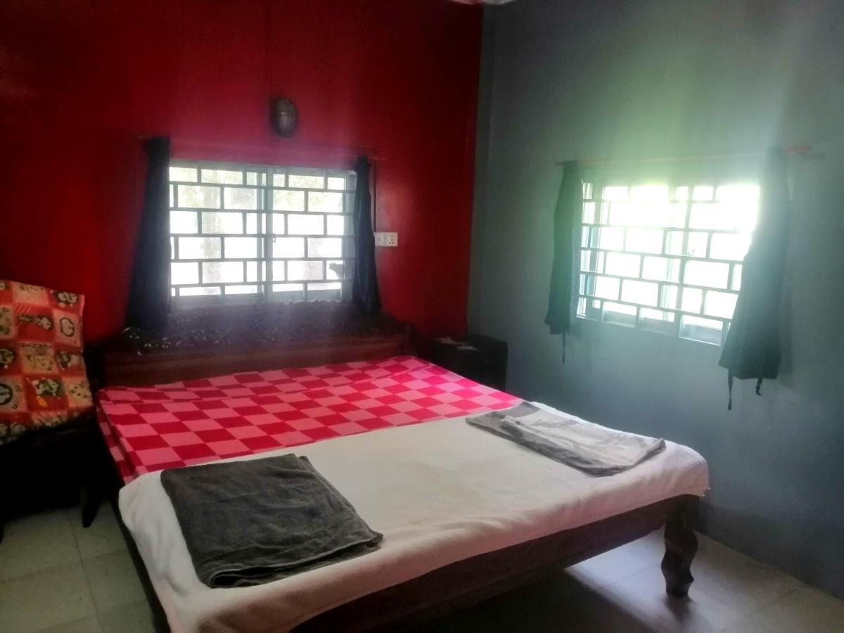 Tortuga Guesthouse 贡布 外观 照片